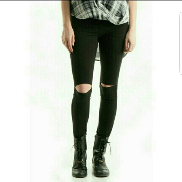 Black Cut Out Leggings - Picture 2 of 3